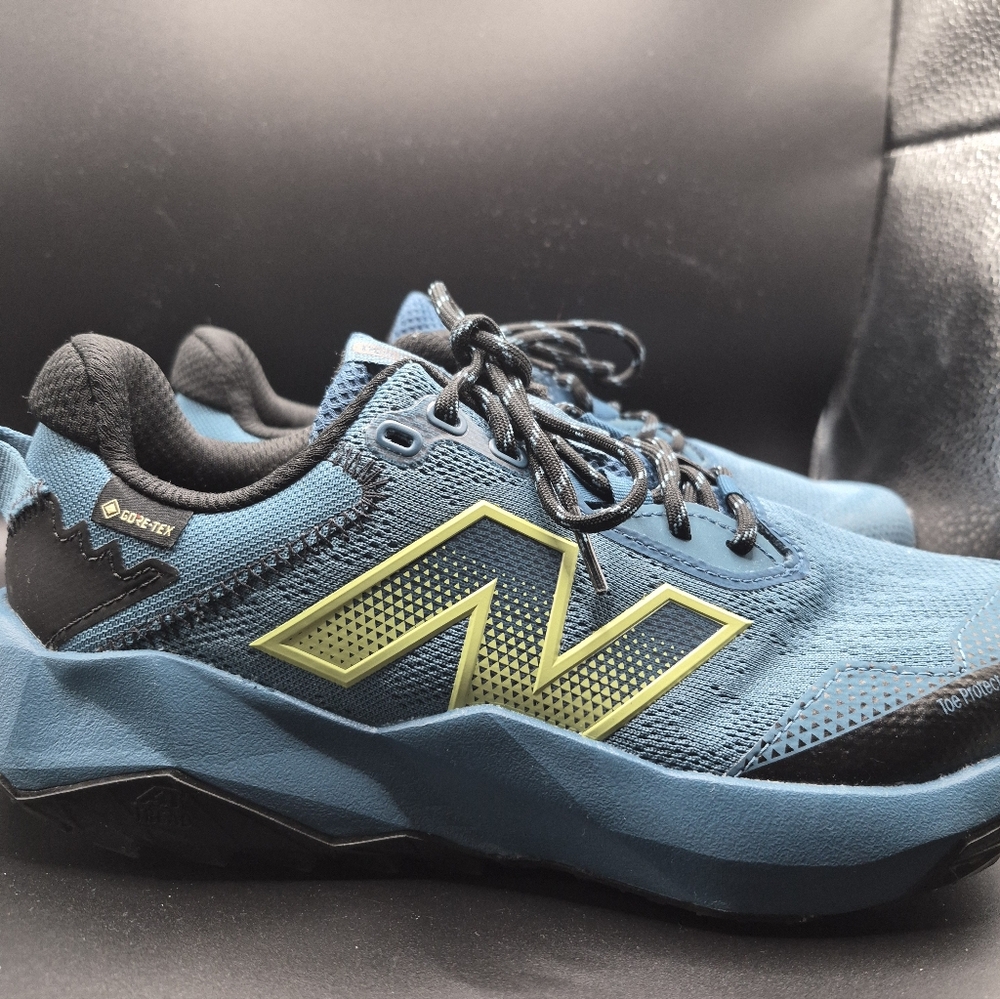 New Balance Blue Trail Running Shoes with Yellow Logo - Picture 2 of 10